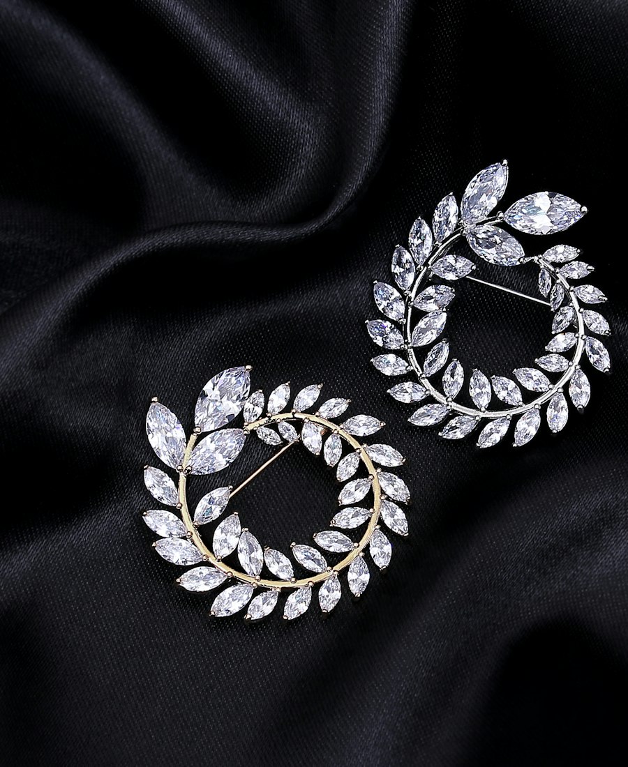 Wire Leaf Studs